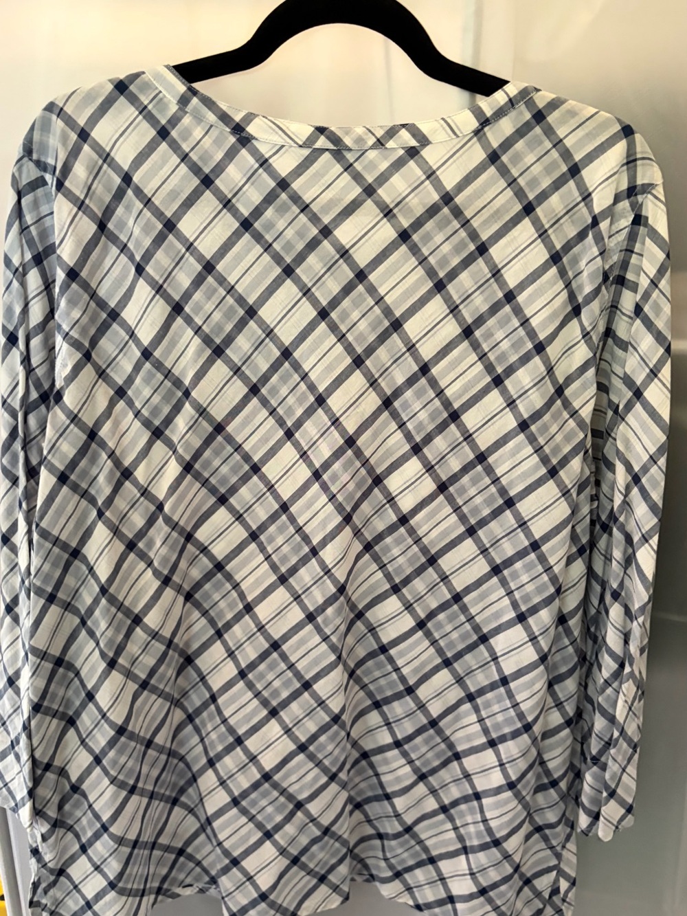 Liz Claiborne White and Navy Plaid Button-Up Blouse - Picture 4 of 6